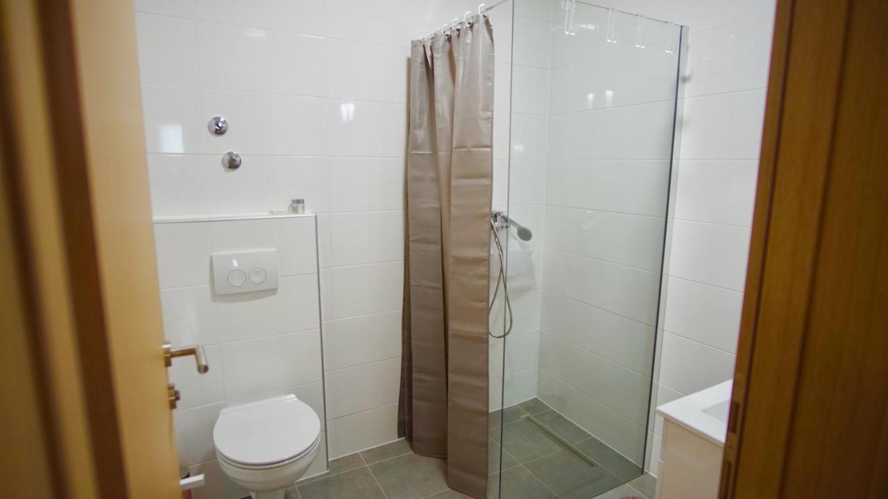 Apartments Victoria Трогир Екстериор снимка