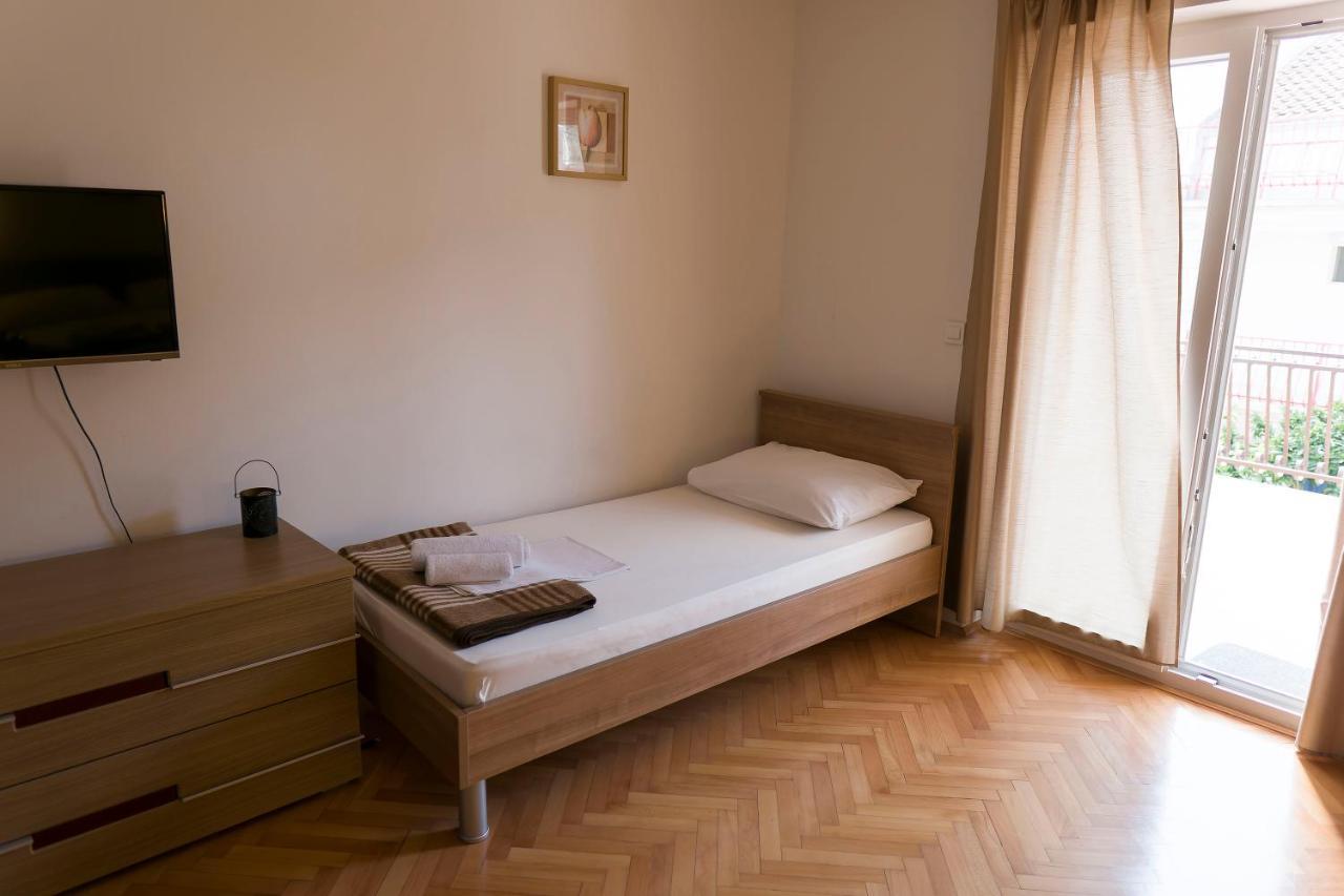 Apartments Victoria Трогир Екстериор снимка
