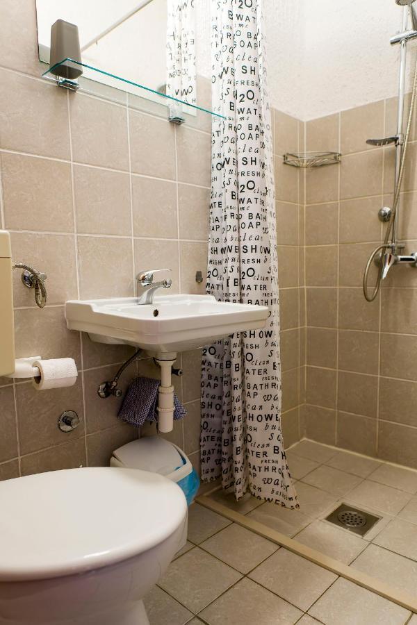 Apartments Victoria Трогир Екстериор снимка