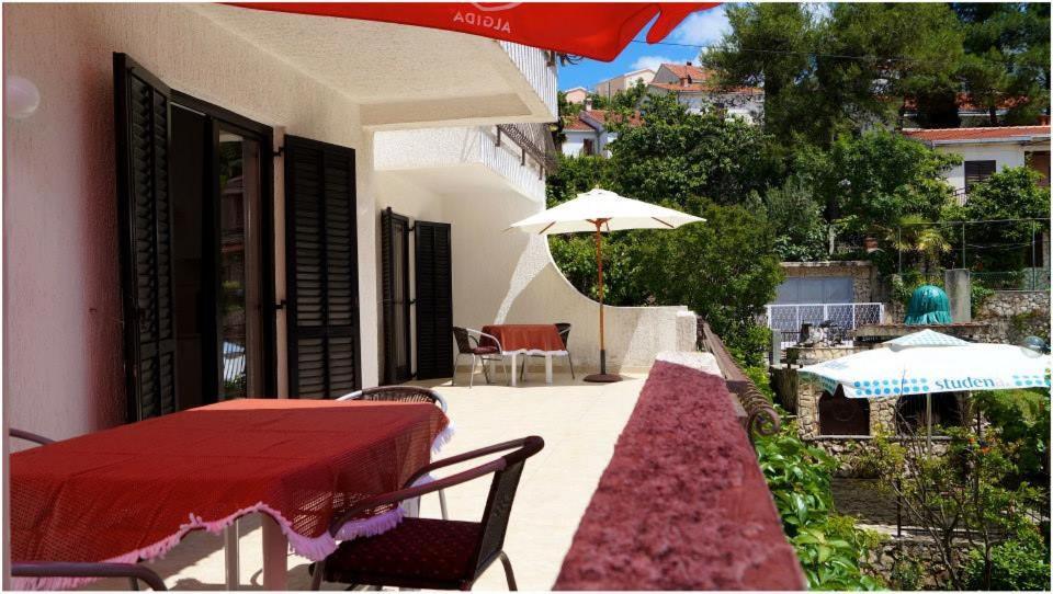 Apartments Victoria Трогир Екстериор снимка