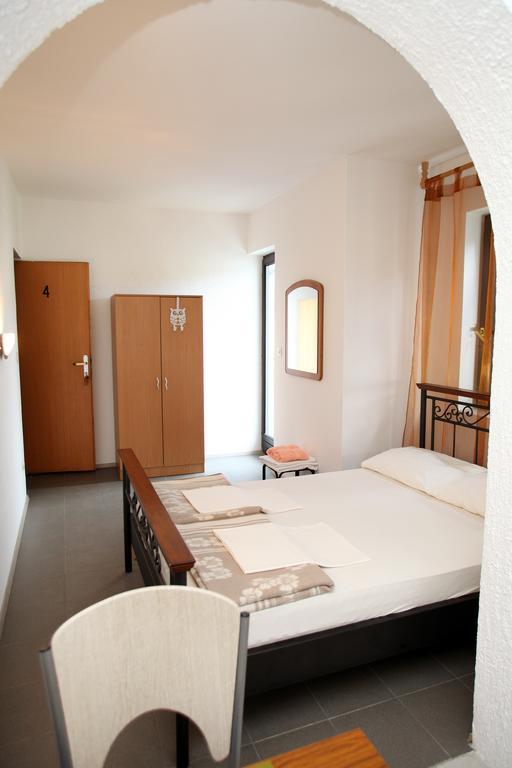 Apartments Victoria Трогир Екстериор снимка